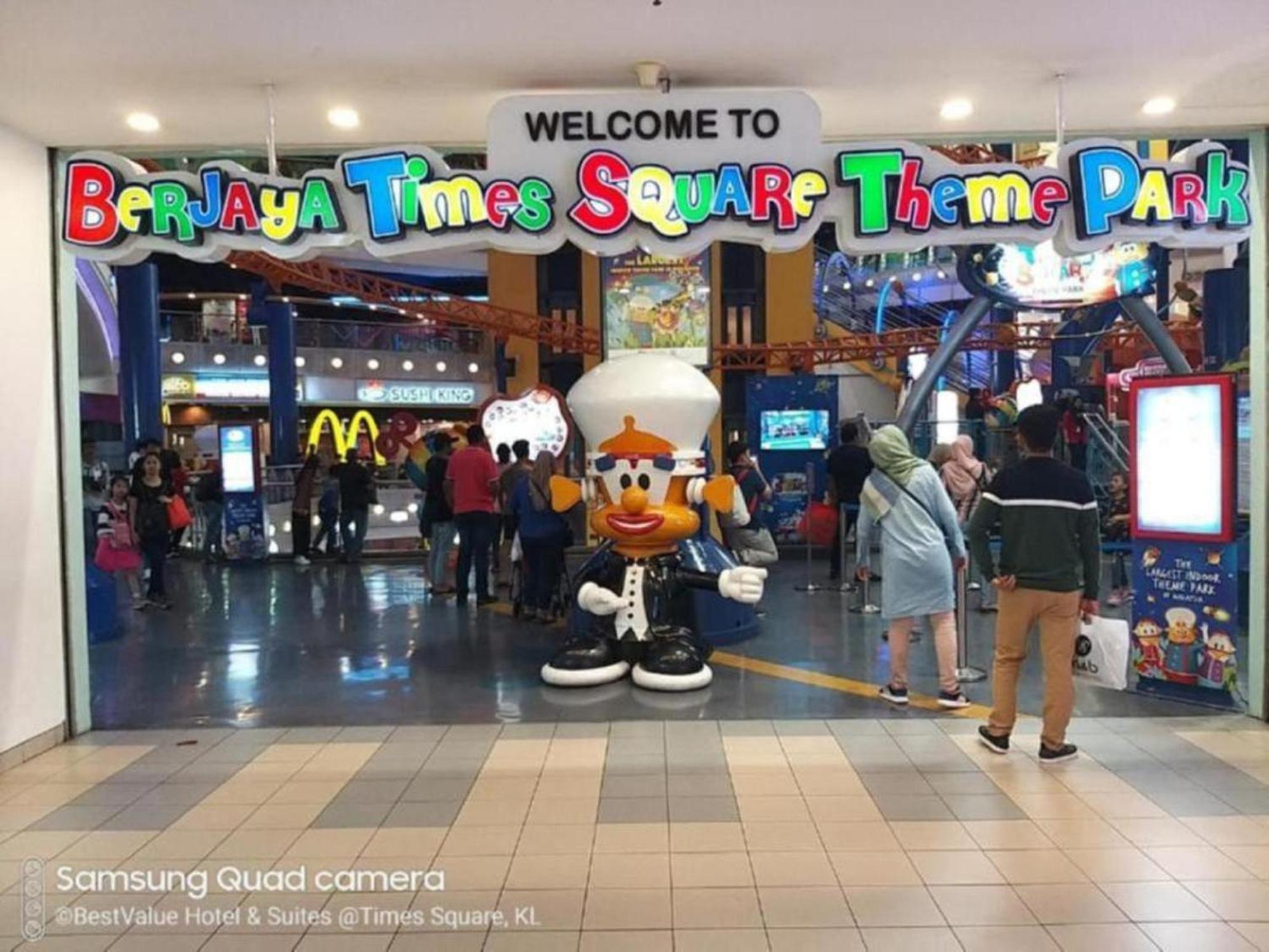 Kl Visitor Times Square